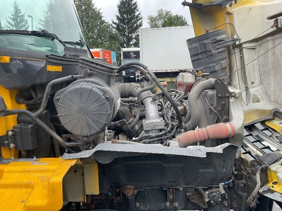 Medium Duty Box Truck-Light and Medium Duty Trucks-Hino-2020-338-Liverpool-NY-141,586\n\t\tmiles-$ 44,000 - Image 22