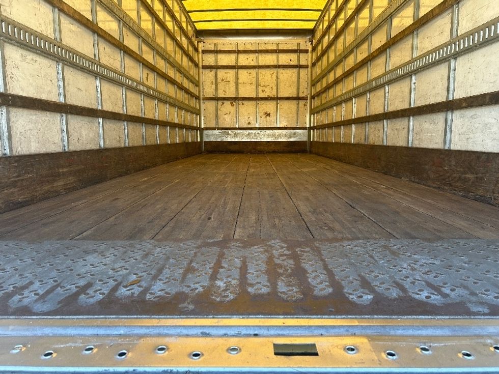 Medium Duty Box Truck-Light and Medium Duty Trucks-Hino-2020-338-Medley-FL-190,279\n\t\tmiles-$ 42,750 - Image 10