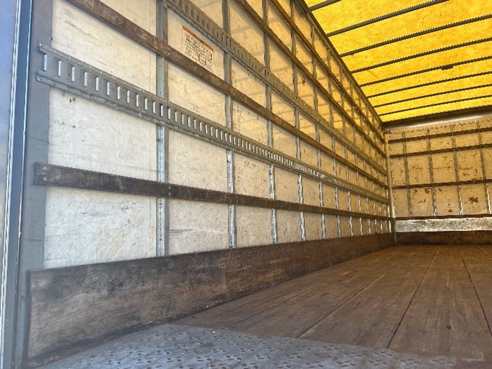 Medium Duty Box Truck-Light and Medium Duty Trucks-Hino-2020-338-Medley-FL-190,279\n\t\tmiles-$ 42,750 - Image 11