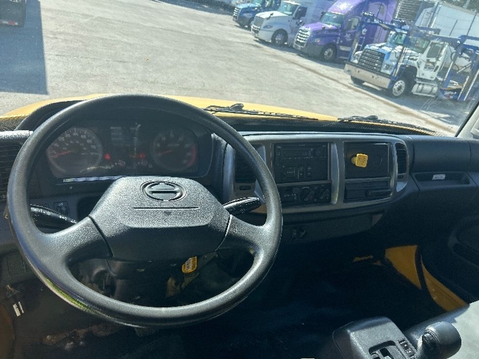 Medium Duty Box Truck-Light and Medium Duty Trucks-Hino-2020-338-Medley-FL-190,279\n\t\tmiles-$ 42,750 - Image 18