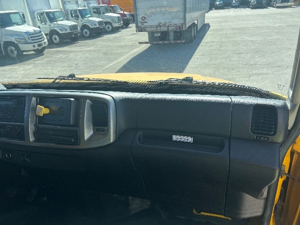 Medium Duty Box Truck-Light and Medium Duty Trucks-Hino-2020-338-Medley-FL-190,279\n\t\tmiles-$ 42,750 - Image 21