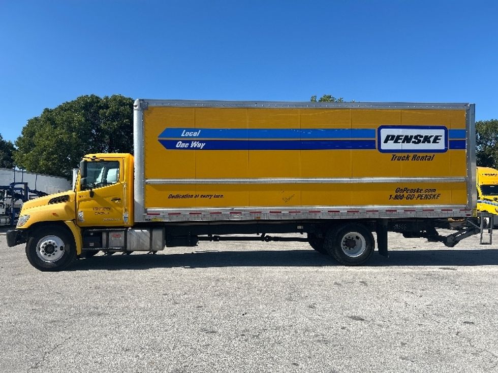 Medium Duty Box Truck-Light and Medium Duty Trucks-Hino-2020-338-Medley-FL-190,279\n\t\tmiles-$ 42,750 - Image 4