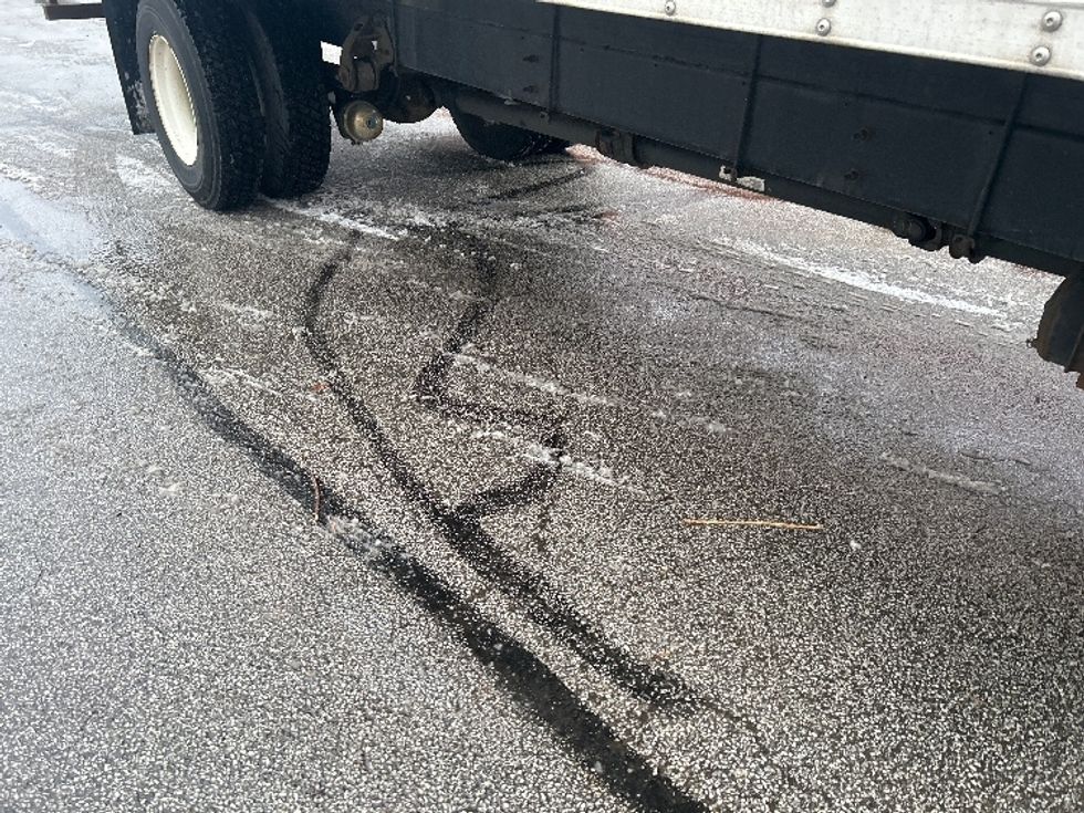 Medium Duty Box Truck-Light and Medium Duty Trucks-Hino-2020-338-Middlefield-OH-261,838\n\t\tmiles-$ 32,250 - Image 13