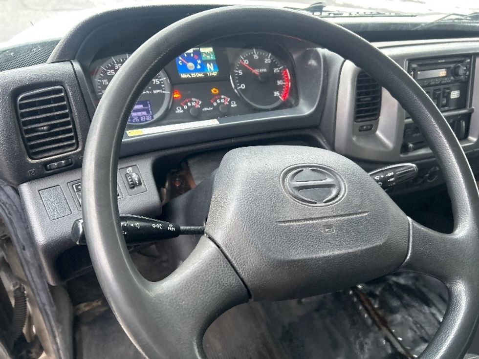 Medium Duty Box Truck-Light and Medium Duty Trucks-Hino-2020-338-Middlefield-OH-261,838\n\t\tmiles-$ 32,250 - Image 16