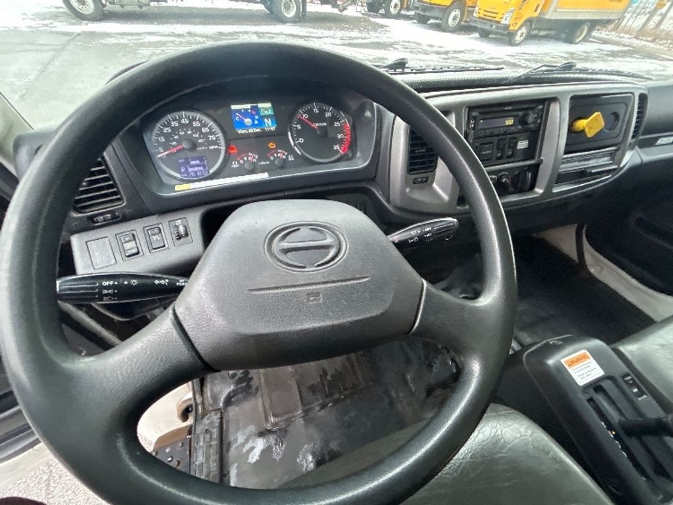 Medium Duty Box Truck-Light and Medium Duty Trucks-Hino-2020-338-Middlefield-OH-261,838\n\t\tmiles-$ 32,250 - Image 17