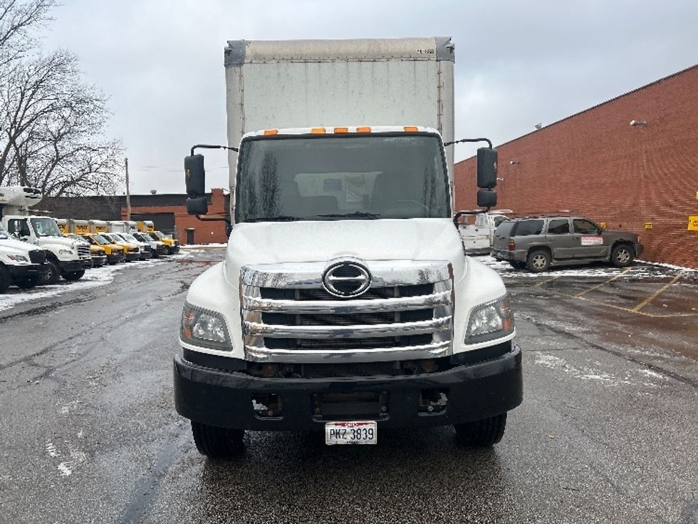 Medium Duty Box Truck-Light and Medium Duty Trucks-Hino-2020-338-Middlefield-OH-261,838\n\t\tmiles-$ 32,250 - Image 2
