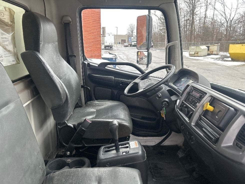 Medium Duty Box Truck-Light and Medium Duty Trucks-Hino-2020-338-Middlefield-OH-261,838\n\t\tmiles-$ 32,250 - Image 21