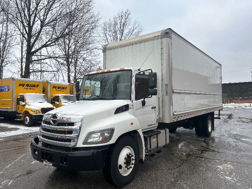 Medium Duty Box Truck-Light and Medium Duty Trucks-Hino-2020-338-Middlefield-OH-261,838\n\t\tmiles-$ 32,250 - Image 3