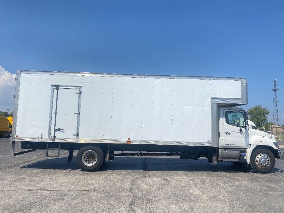 Medium Duty Box Truck-Light and Medium Duty Trucks-Hino-2020-338-Mississauga-ON-127,624\n\t\tkm-$ 98,250 - Image 14