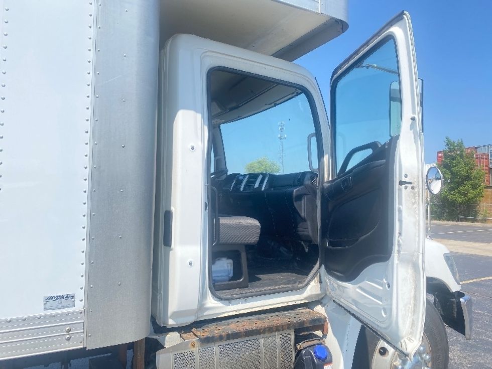 Medium Duty Box Truck-Light and Medium Duty Trucks-Hino-2020-338-Mississauga-ON-127,624\n\t\tkm-$ 98,250 - Image 19