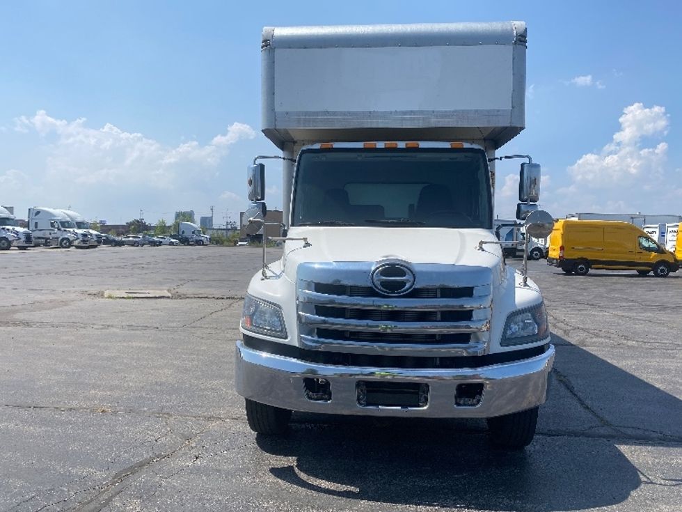 Medium Duty Box Truck-Light and Medium Duty Trucks-Hino-2020-338-Mississauga-ON-127,624\n\t\tkm-$ 98,250 - Image 2