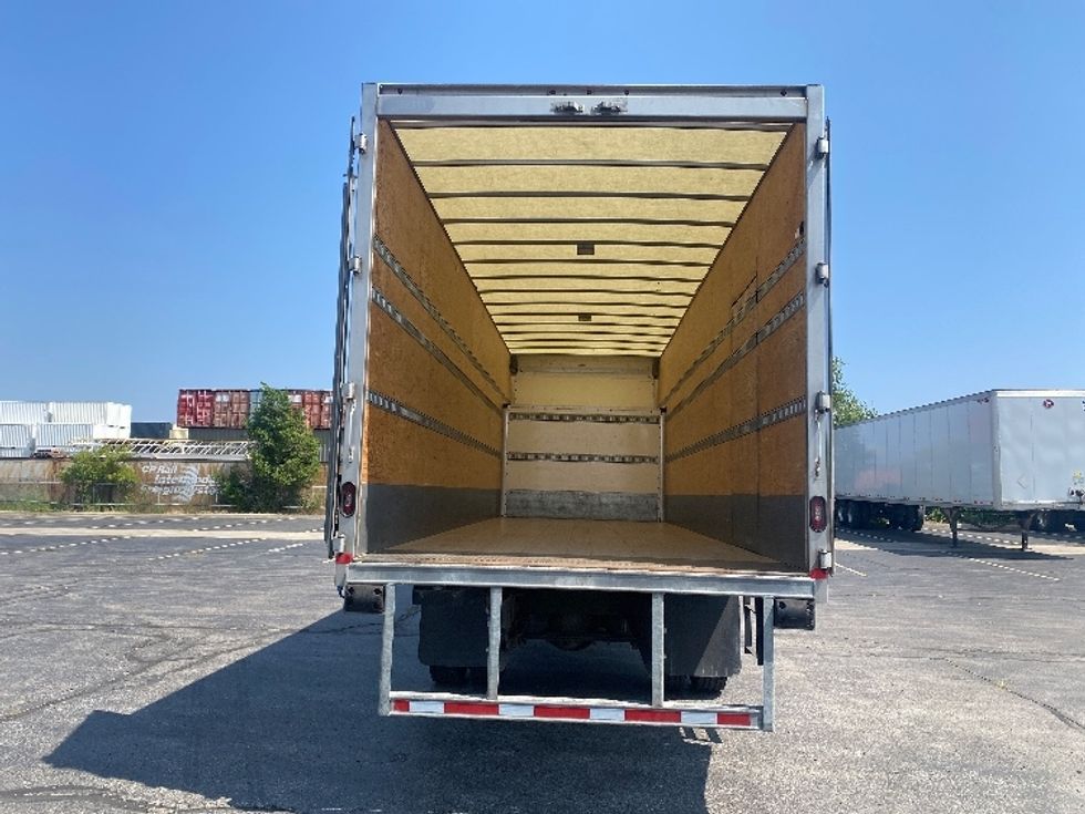 Medium Duty Box Truck-Light and Medium Duty Trucks-Hino-2020-338-Mississauga-ON-127,624\n\t\tkm-$ 98,250 - Image 8