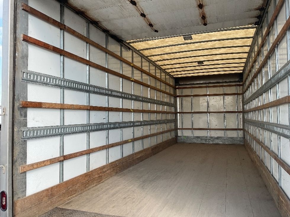 Medium Duty Box Truck-Light and Medium Duty Trucks-Hino-2020-338-Mississauga-ON-185,089\n\t\tkm-$ 74,750 - Image 11