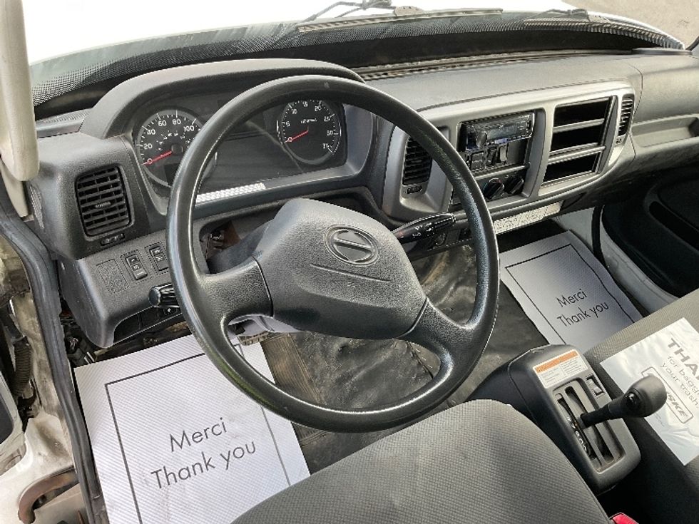 Medium Duty Box Truck-Light and Medium Duty Trucks-Hino-2020-338-Mississauga-ON-185,089\n\t\tkm-$ 74,750 - Image 17