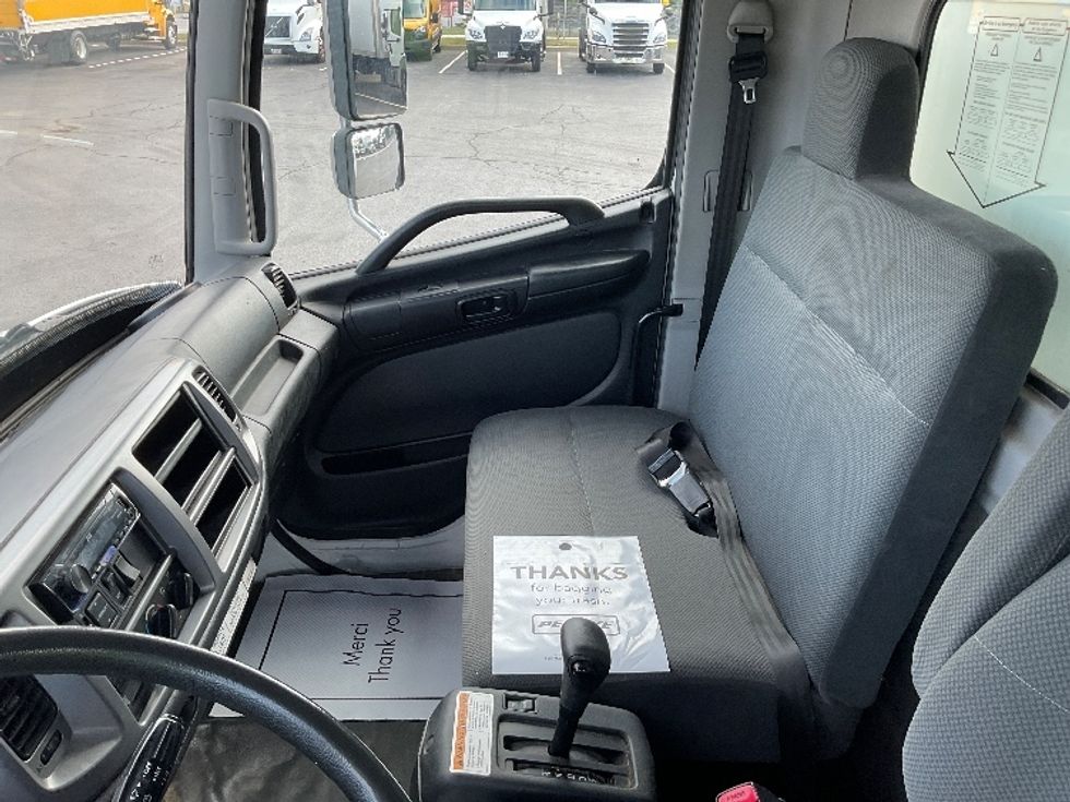 Medium Duty Box Truck-Light and Medium Duty Trucks-Hino-2020-338-Mississauga-ON-185,089\n\t\tkm-$ 74,750 - Image 19