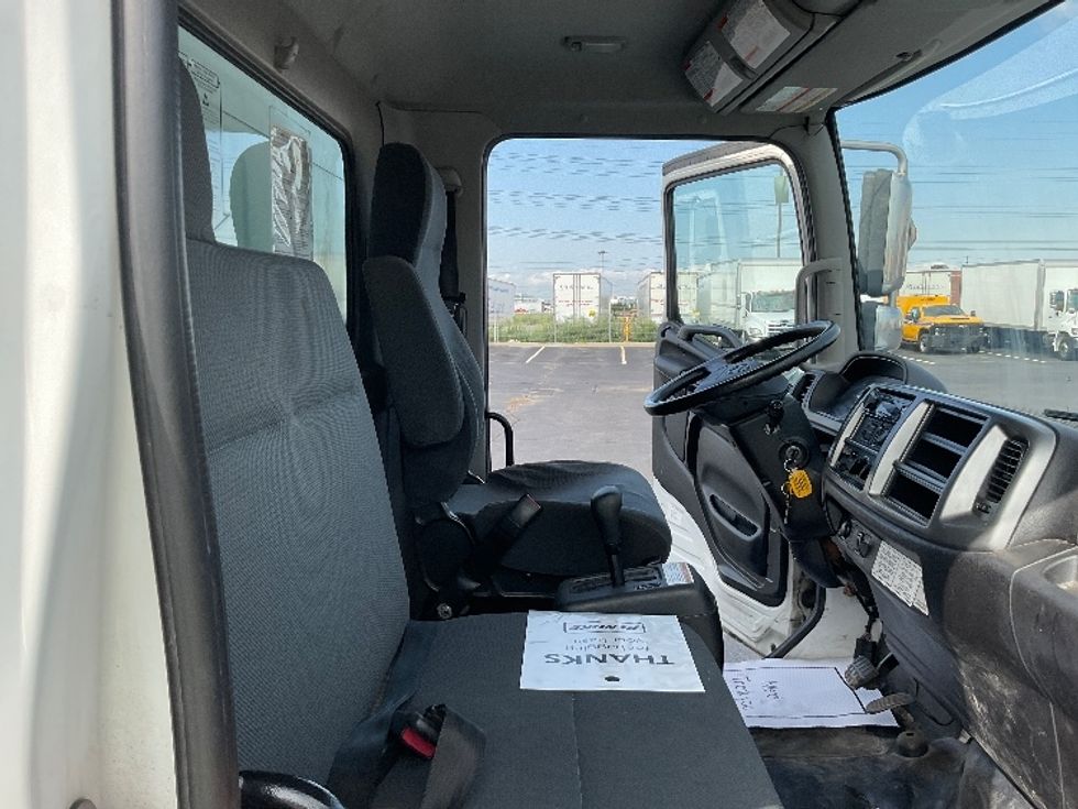 Medium Duty Box Truck-Light and Medium Duty Trucks-Hino-2020-338-Mississauga-ON-185,089\n\t\tkm-$ 74,750 - Image 22