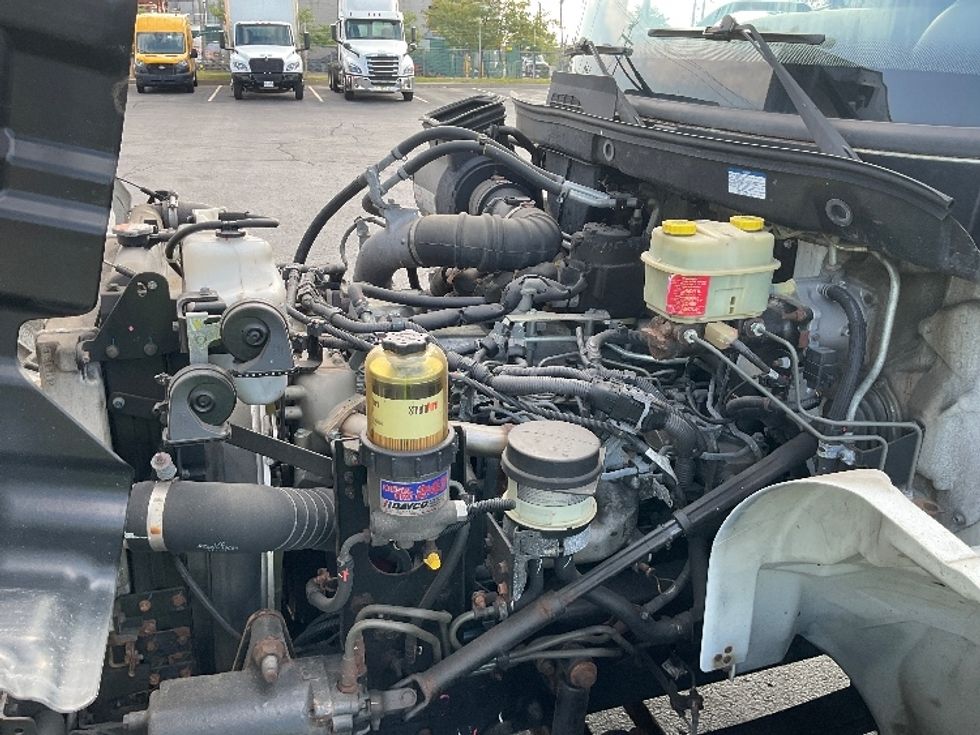 Medium Duty Box Truck-Light and Medium Duty Trucks-Hino-2020-338-Mississauga-ON-185,089\n\t\tkm-$ 74,750 - Image 24