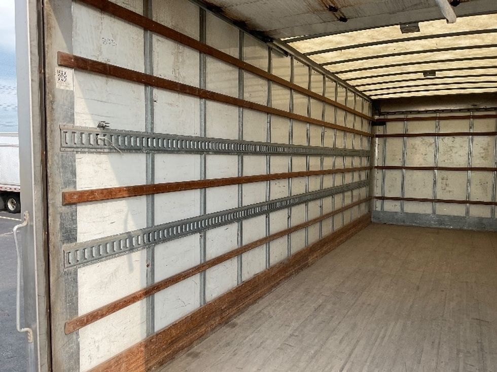 Medium Duty Box Truck-Light and Medium Duty Trucks-Hino-2020-338-Mississauga-ON-200,563\n\t\tkm-$ 71,000 - Image 11