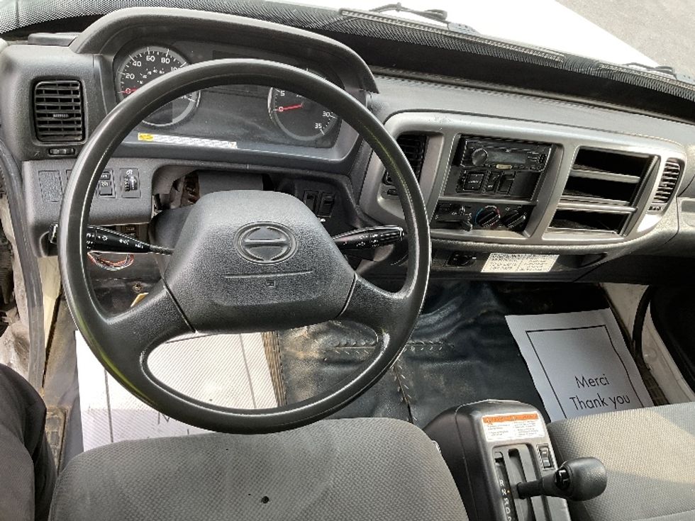 Medium Duty Box Truck-Light and Medium Duty Trucks-Hino-2020-338-Mississauga-ON-200,563\n\t\tkm-$ 71,000 - Image 18