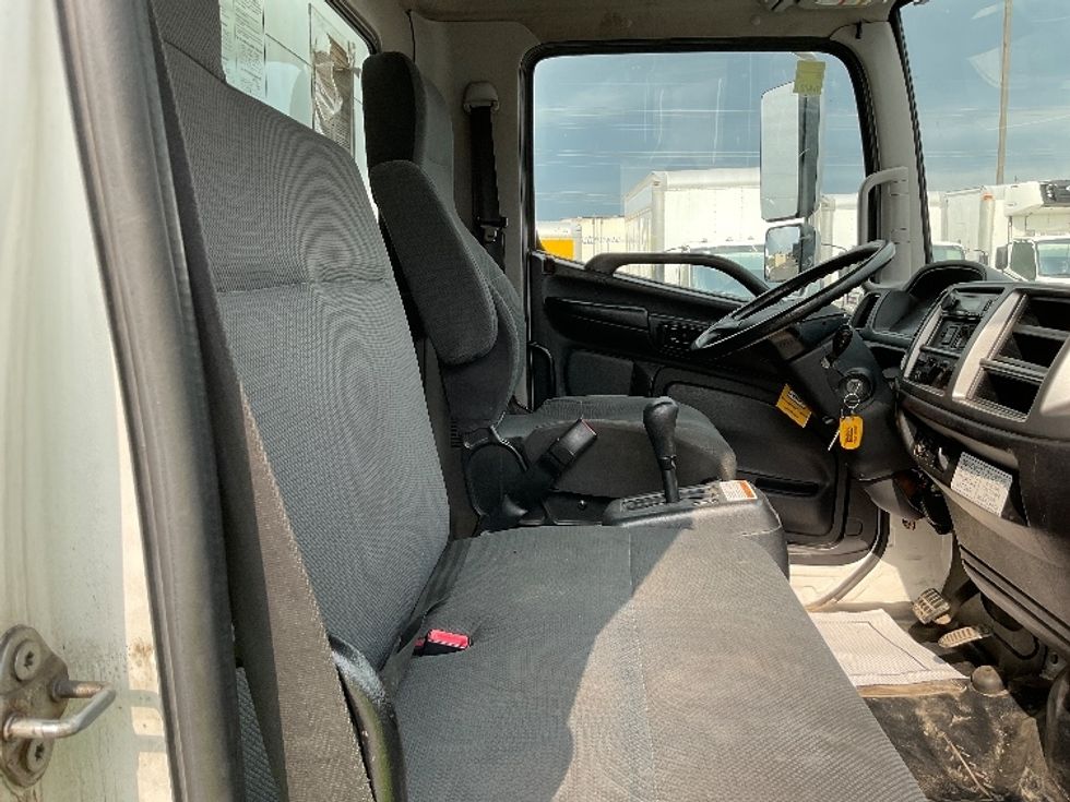 Medium Duty Box Truck-Light and Medium Duty Trucks-Hino-2020-338-Mississauga-ON-200,563\n\t\tkm-$ 71,000 - Image 22