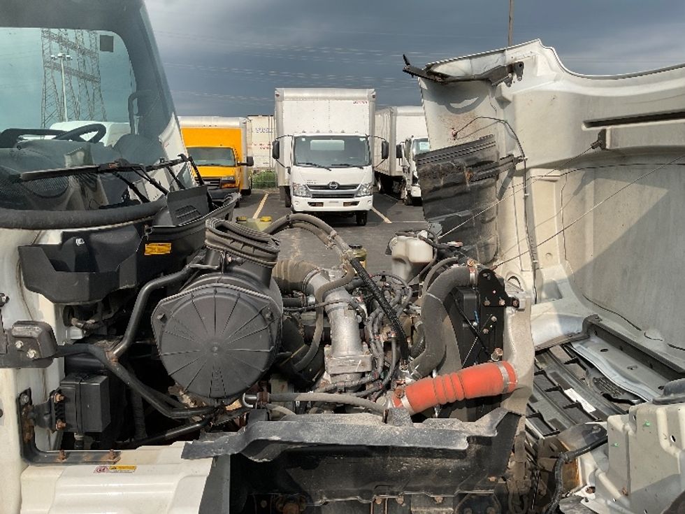 Medium Duty Box Truck-Light and Medium Duty Trucks-Hino-2020-338-Mississauga-ON-200,563\n\t\tkm-$ 71,000 - Image 23