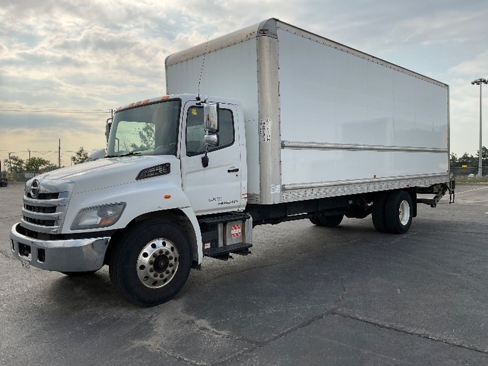 Medium Duty Box Truck-Light and Medium Duty Trucks-Hino-2020-338-Mississauga-ON-200,563\n\t\tkm-$ 71,000 - Image 3