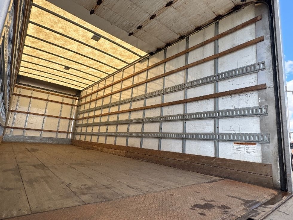 Medium Duty Box Truck-Light and Medium Duty Trucks-Hino-2020-338-Mississauga-ON-230,666\n\t\tkm-$ 71,000 - Image 12