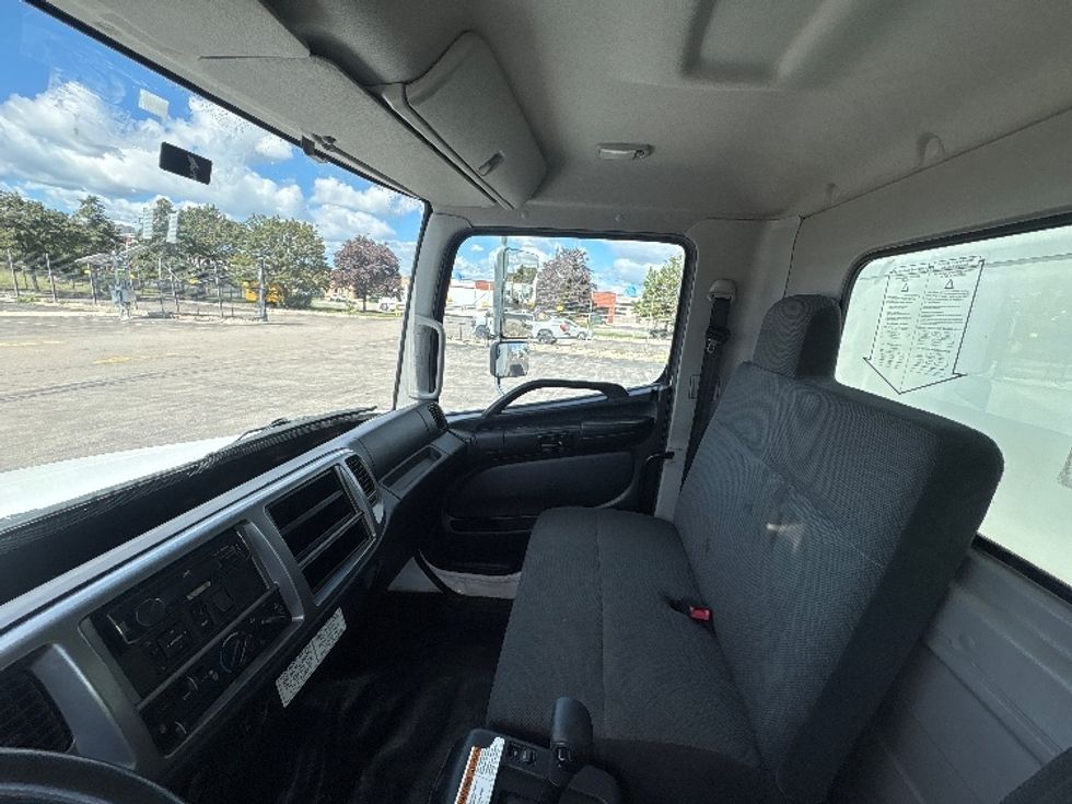 Medium Duty Box Truck-Light and Medium Duty Trucks-Hino-2020-338-Mississauga-ON-230,666\n\t\tkm-$ 71,000 - Image 19