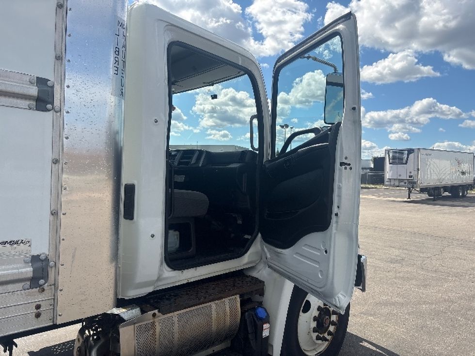 Medium Duty Box Truck-Light and Medium Duty Trucks-Hino-2020-338-Mississauga-ON-230,666\n\t\tkm-$ 71,000 - Image 20