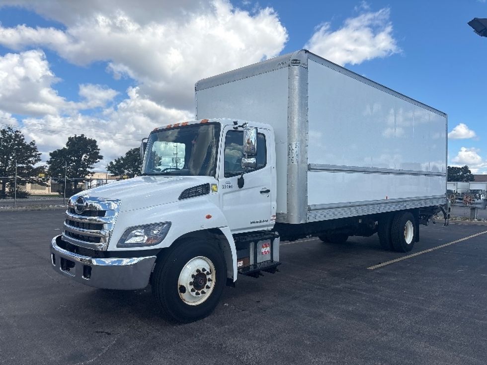 Medium Duty Box Truck-Light and Medium Duty Trucks-Hino-2020-338-Mississauga-ON-230,666\n\t\tkm-$ 71,000 - Image 3