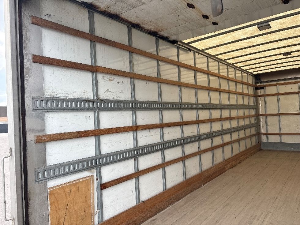Medium Duty Box Truck-Light and Medium Duty Trucks-Hino-2020-338-Mississauga-ON-304,939\n\t\tkm-$ 61,500 - Image 11