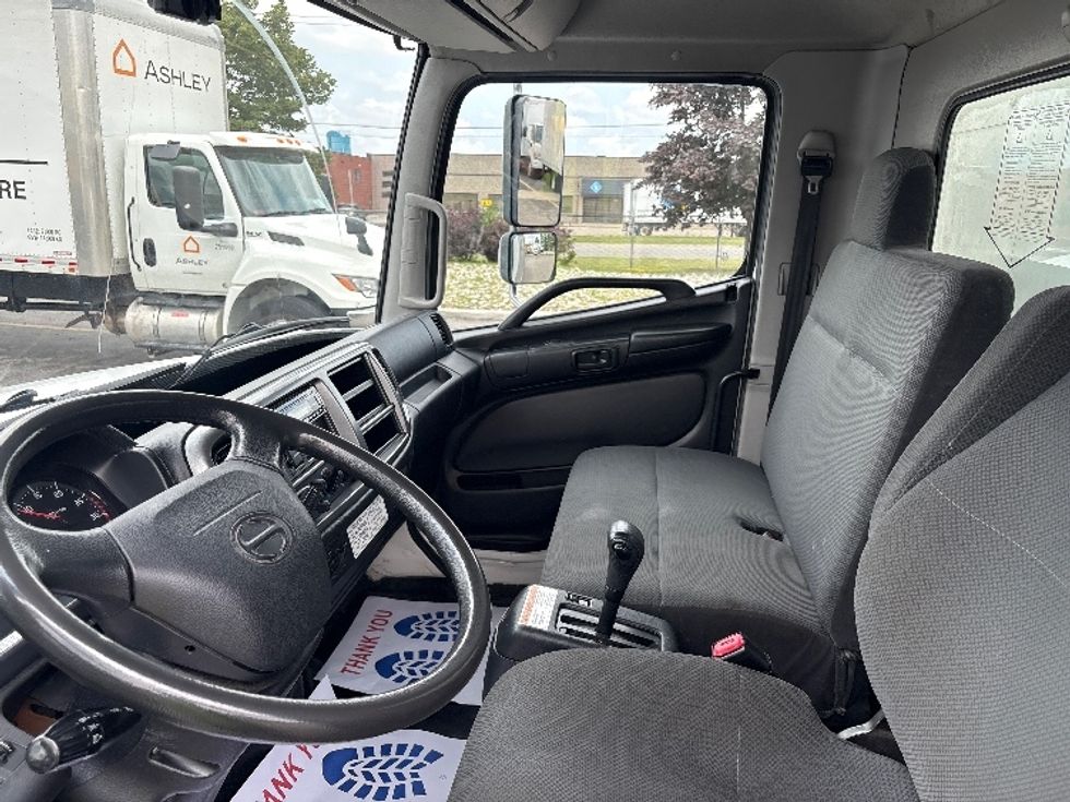 Medium Duty Box Truck-Light and Medium Duty Trucks-Hino-2020-338-Mississauga-ON-304,939\n\t\tkm-$ 61,500 - Image 19