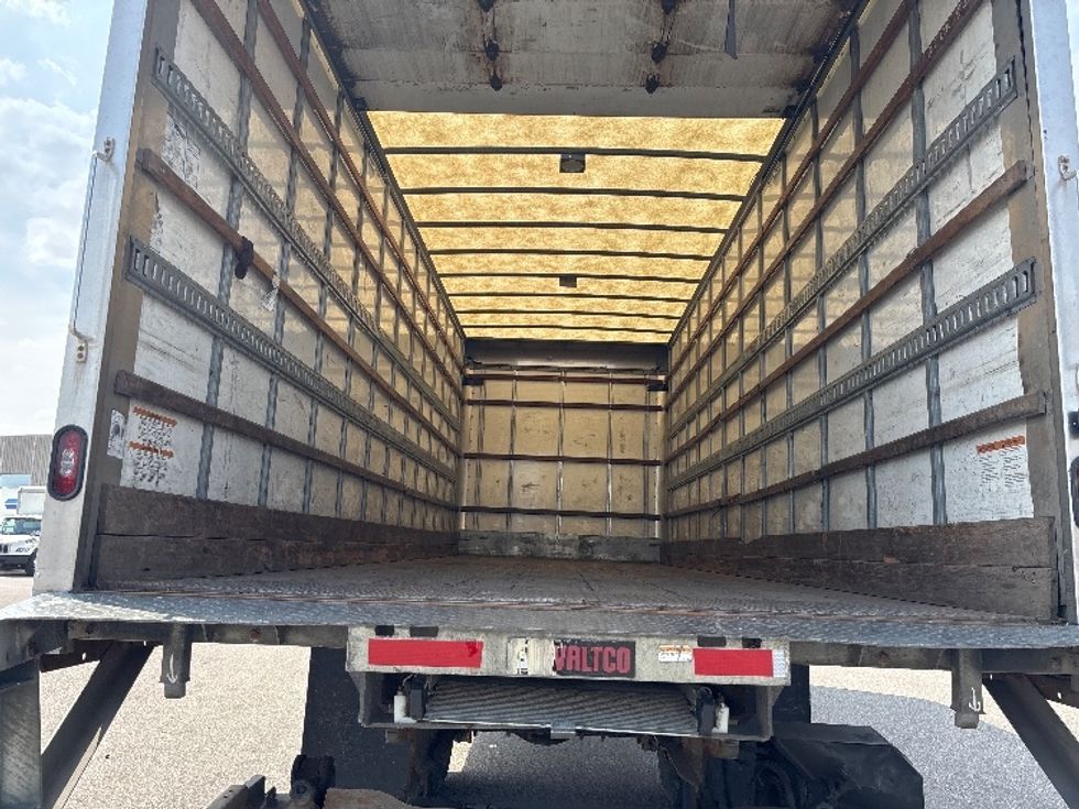 Medium Duty Box Truck-Light and Medium Duty Trucks-Hino-2020-338-Mississauga-ON-312,400\n\t\tkm-$ 60,750 - Image 10