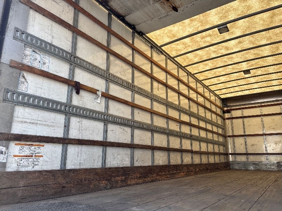 Medium Duty Box Truck-Light and Medium Duty Trucks-Hino-2020-338-Mississauga-ON-312,400\n\t\tkm-$ 60,750 - Image 11