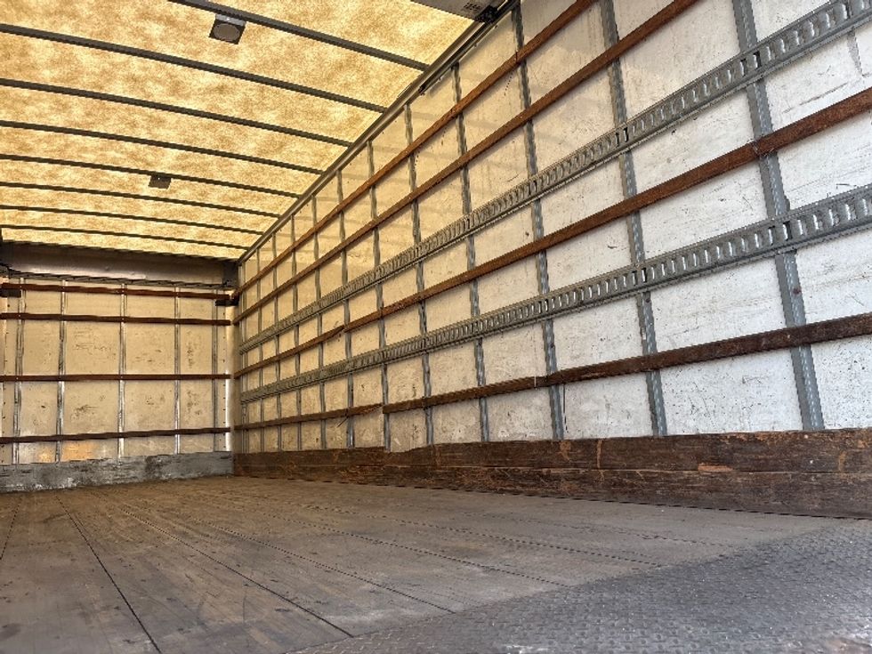 Medium Duty Box Truck-Light and Medium Duty Trucks-Hino-2020-338-Mississauga-ON-312,400\n\t\tkm-$ 60,750 - Image 12