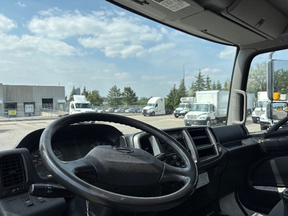 Medium Duty Box Truck-Light and Medium Duty Trucks-Hino-2020-338-Mississauga-ON-312,400\n\t\tkm-$ 60,750 - Image 17