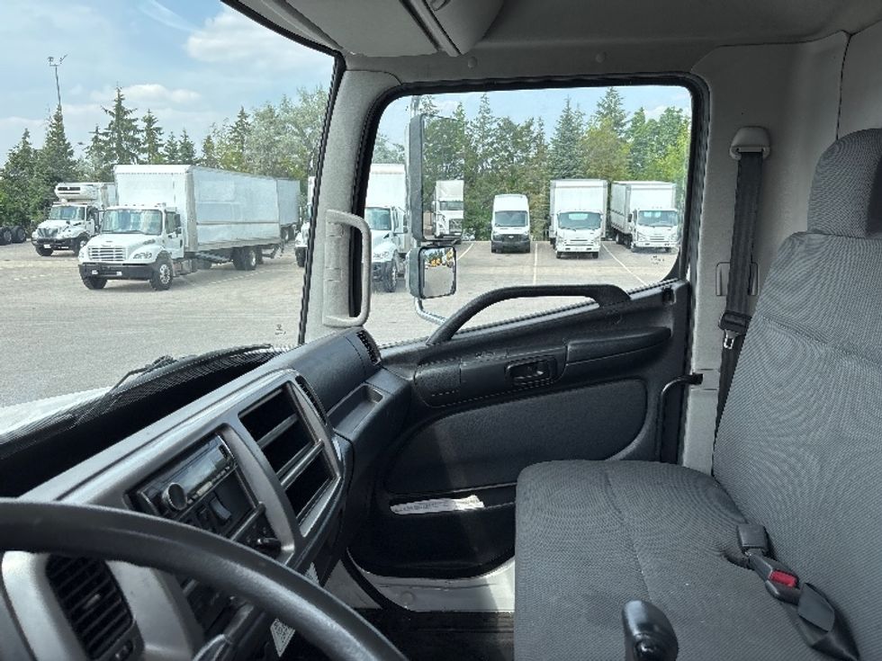 Medium Duty Box Truck-Light and Medium Duty Trucks-Hino-2020-338-Mississauga-ON-312,400\n\t\tkm-$ 60,750 - Image 19