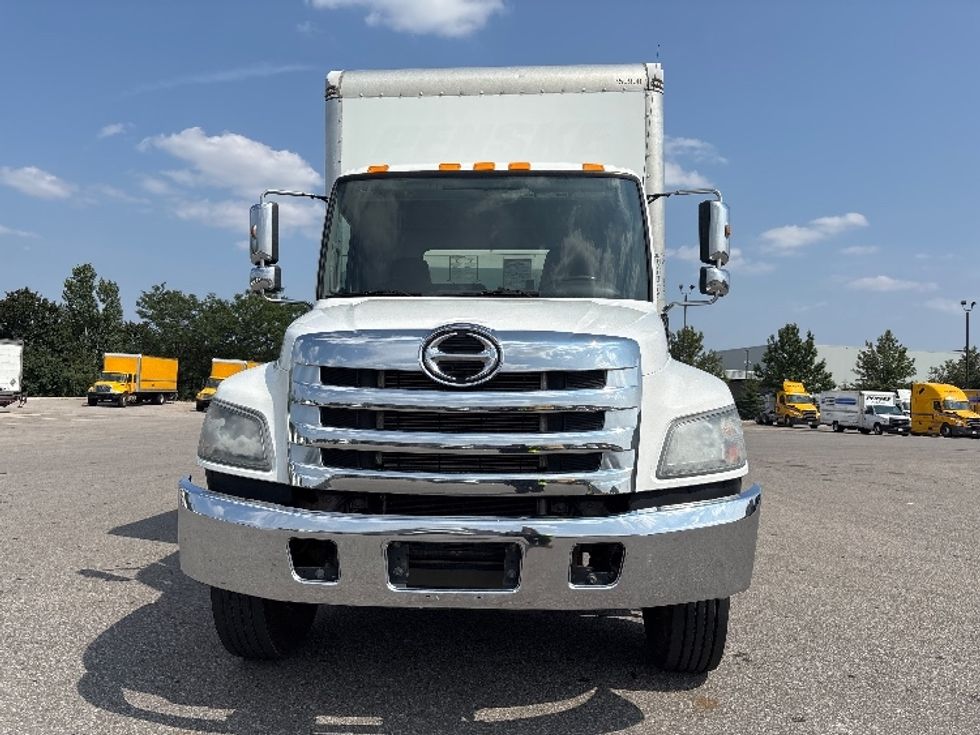 Medium Duty Box Truck-Light and Medium Duty Trucks-Hino-2020-338-Mississauga-ON-312,400\n\t\tkm-$ 60,750 - Image 2
