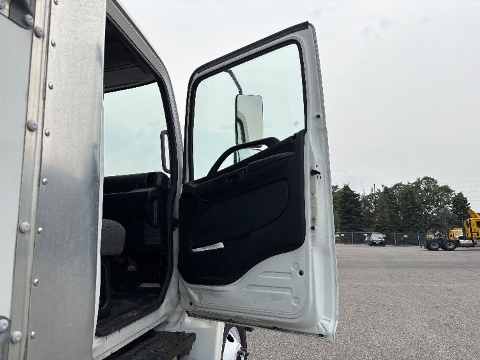 Medium Duty Box Truck-Light and Medium Duty Trucks-Hino-2020-338-Mississauga-ON-312,400\n\t\tkm-$ 60,750 - Image 20