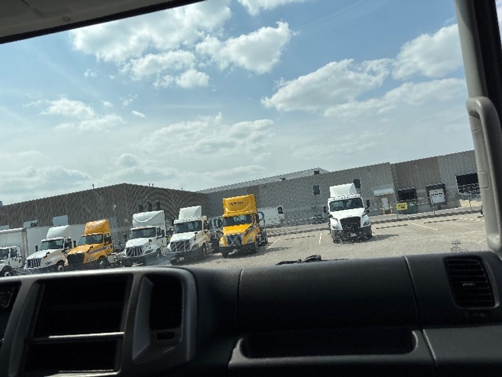 Medium Duty Box Truck-Light and Medium Duty Trucks-Hino-2020-338-Mississauga-ON-312,400\n\t\tkm-$ 60,750 - Image 21