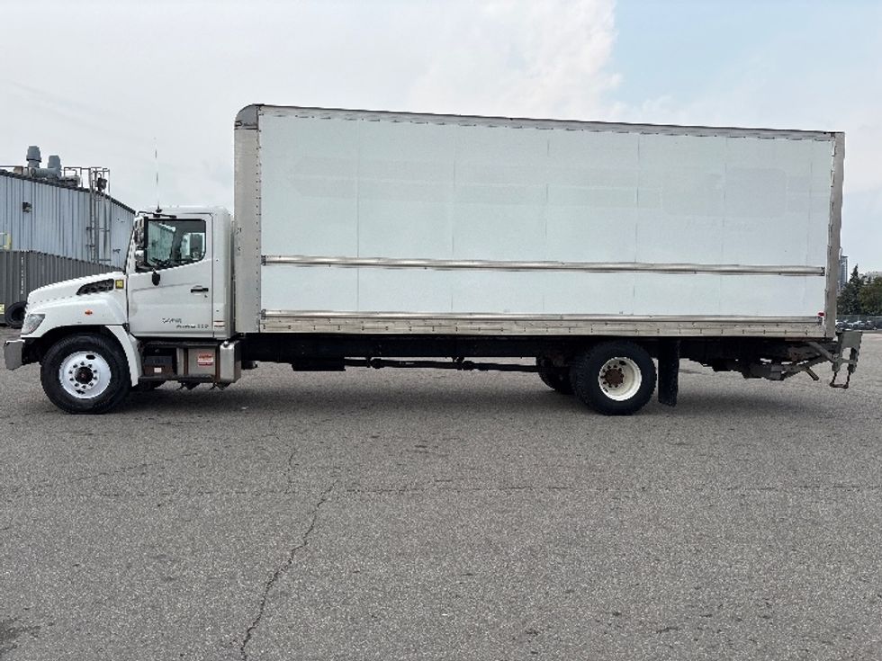 Medium Duty Box Truck-Light and Medium Duty Trucks-Hino-2020-338-Mississauga-ON-312,400\n\t\tkm-$ 60,750 - Image 4