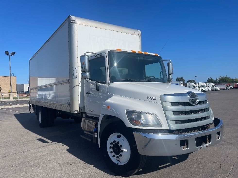 Medium Duty Box Truck-Light and Medium Duty Trucks-Hino-2020-338-Mississauga-ON-319,288\n\t\tkm-$ 59,750 - Image 1