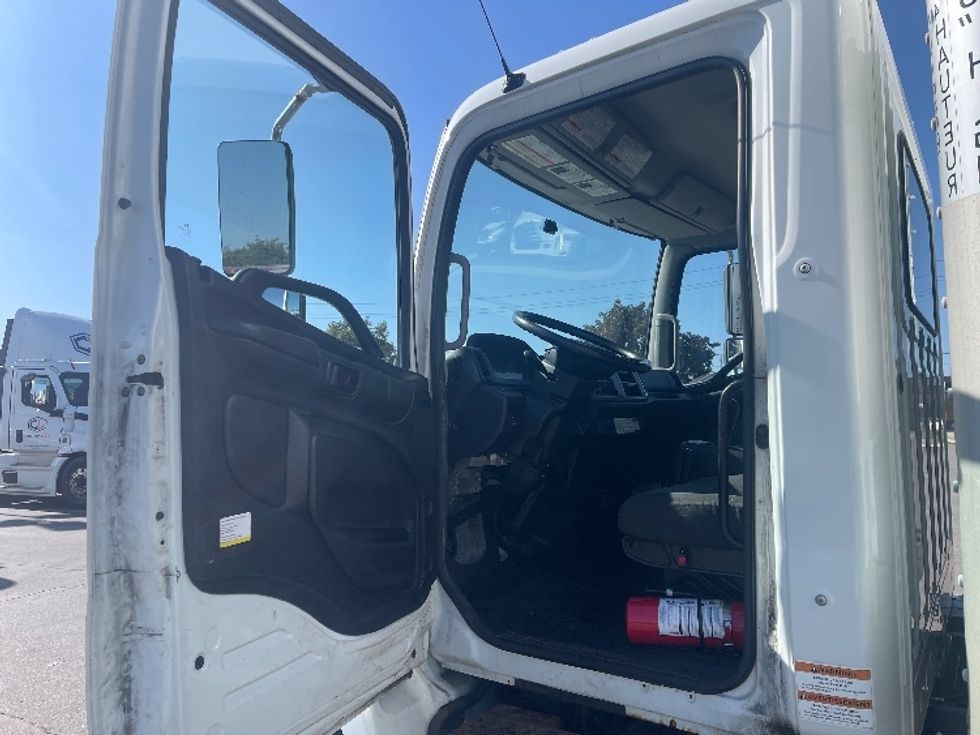 Medium Duty Box Truck-Light and Medium Duty Trucks-Hino-2020-338-Mississauga-ON-319,288\n\t\tkm-$ 59,750 - Image 16