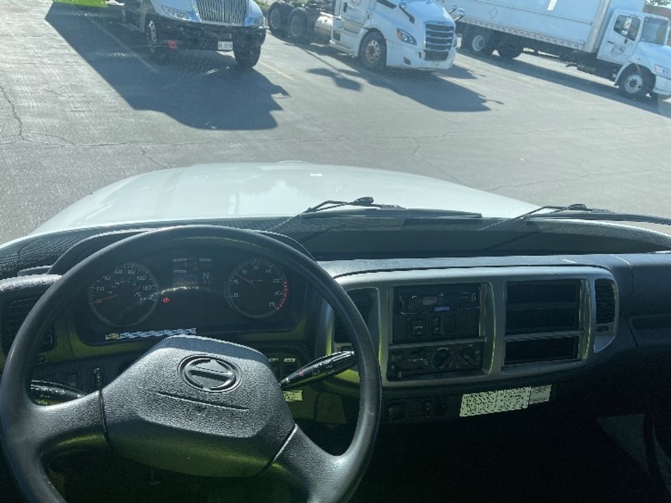 Medium Duty Box Truck-Light and Medium Duty Trucks-Hino-2020-338-Mississauga-ON-319,288\n\t\tkm-$ 59,750 - Image 18
