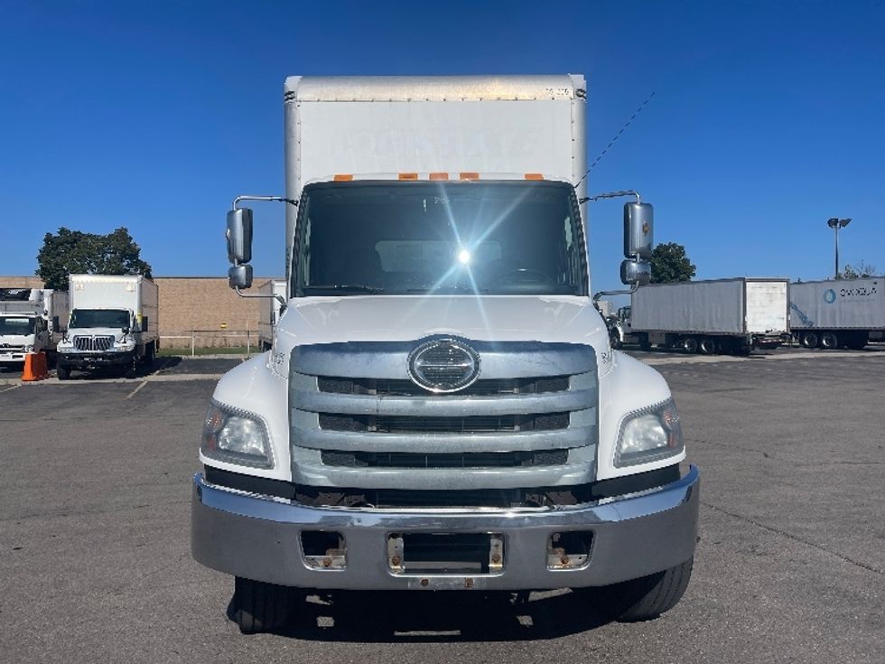 Medium Duty Box Truck-Light and Medium Duty Trucks-Hino-2020-338-Mississauga-ON-319,288\n\t\tkm-$ 59,750 - Image 2
