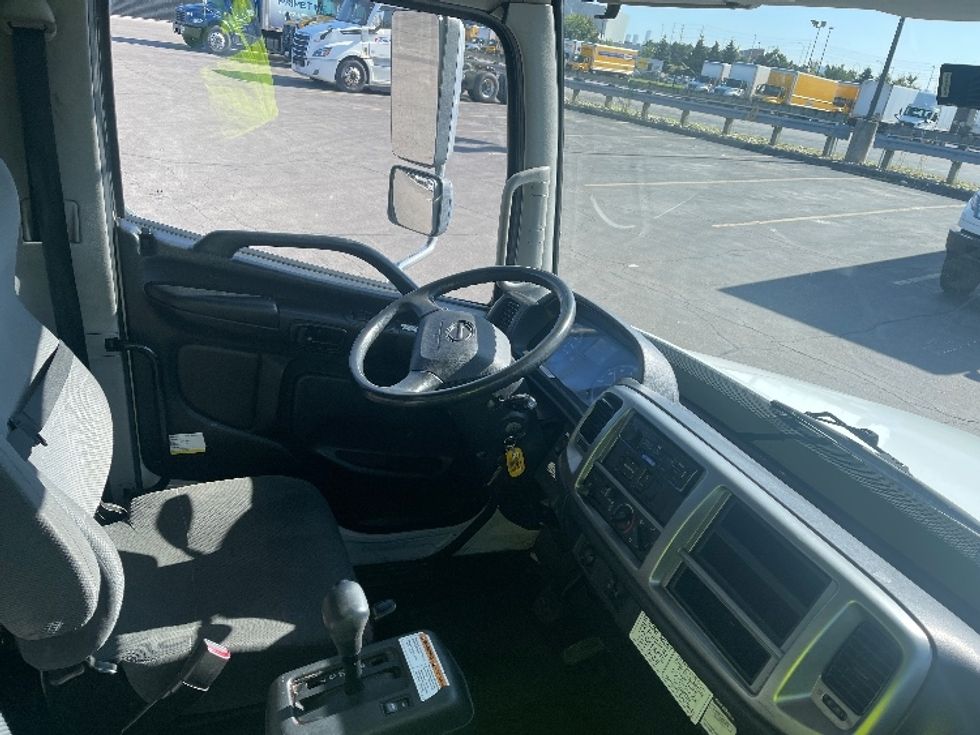 Medium Duty Box Truck-Light and Medium Duty Trucks-Hino-2020-338-Mississauga-ON-319,288\n\t\tkm-$ 59,750 - Image 22