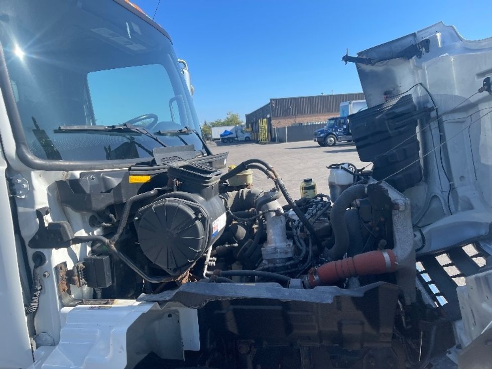 Medium Duty Box Truck-Light and Medium Duty Trucks-Hino-2020-338-Mississauga-ON-319,288\n\t\tkm-$ 59,750 - Image 23