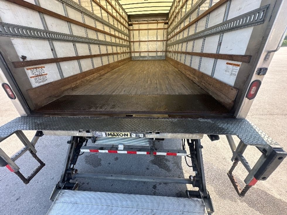 Medium Duty Box Truck-Light and Medium Duty Trucks-Hino-2020-338-Mississauga-ON-326,887\n\t\tkm-$ 56,500 - Image 10