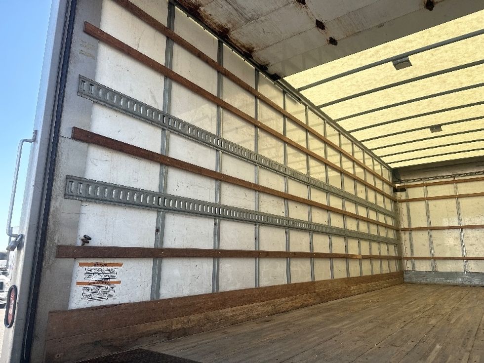 Medium Duty Box Truck-Light and Medium Duty Trucks-Hino-2020-338-Mississauga-ON-326,887\n\t\tkm-$ 56,500 - Image 11