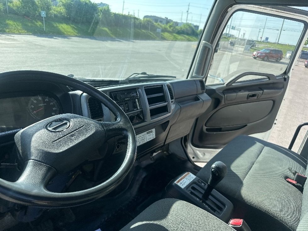 Medium Duty Box Truck-Light and Medium Duty Trucks-Hino-2020-338-Mississauga-ON-326,887\n\t\tkm-$ 56,500 - Image 17